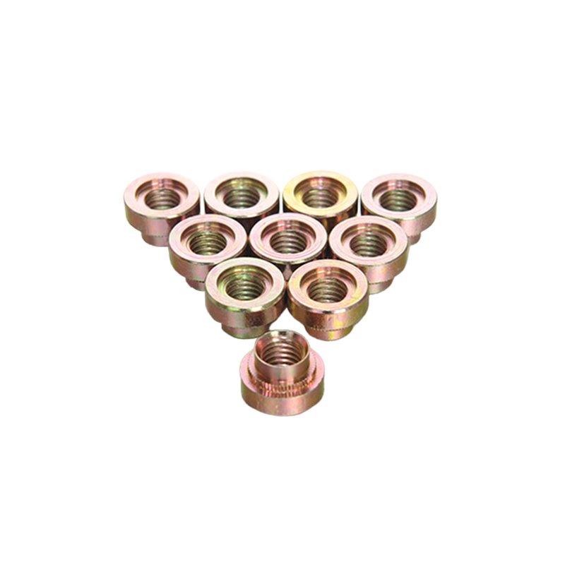 U boji za zakovane matice tlaka cinka